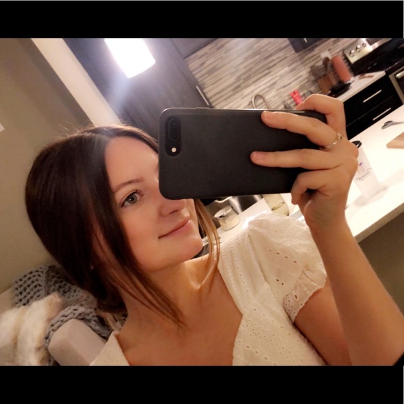 Meet your Posher, Chloe - Picture 2 of 2